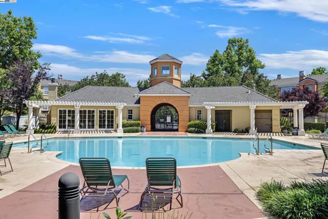 3463 Ellery Cmn, Fremont CA: https://media.crmls.org/mediaz/0e021c29-3c8f-473b-b52a-169948bb1f62.jpg