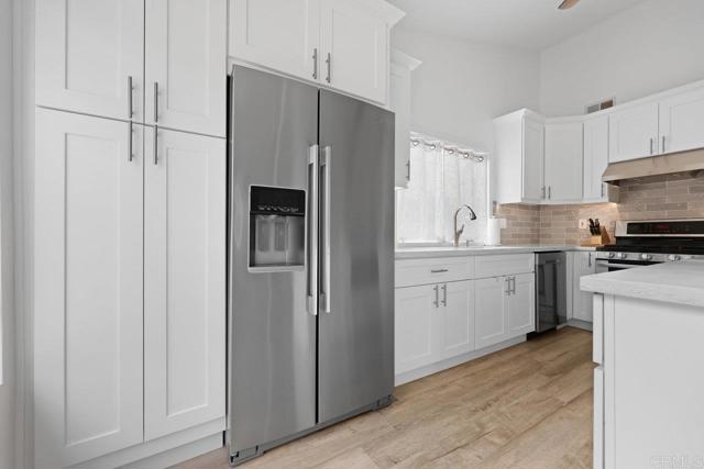1642 Marbella Drive, Vista CA: https://media.crmls.org/mediaz/0e026325-06f8-450d-8767-02bce677a01e.jpg