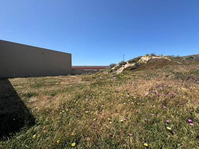 300 Orange Avenue, Sand City CA: https://media.crmls.org/mediaz/0e027beb-c884-4285-8562-e5a27b2a9b8d.jpg