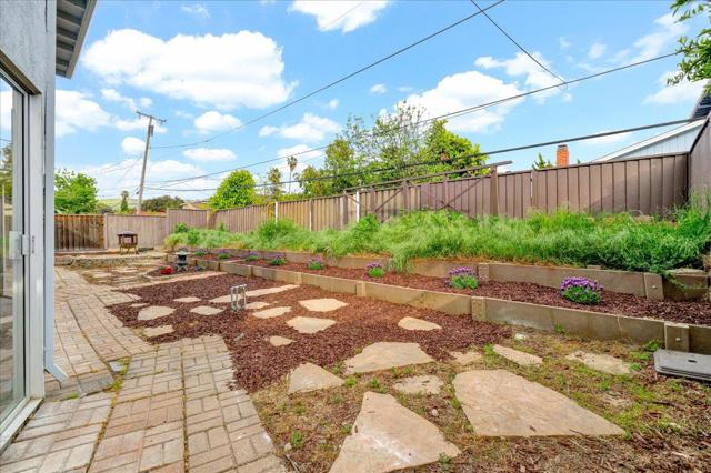 2828 Monte Cresta Way, San Jose CA: https://media.crmls.org/mediaz/0e02a3fb-0ce8-4134-b057-0c30ab6b11e4.jpg