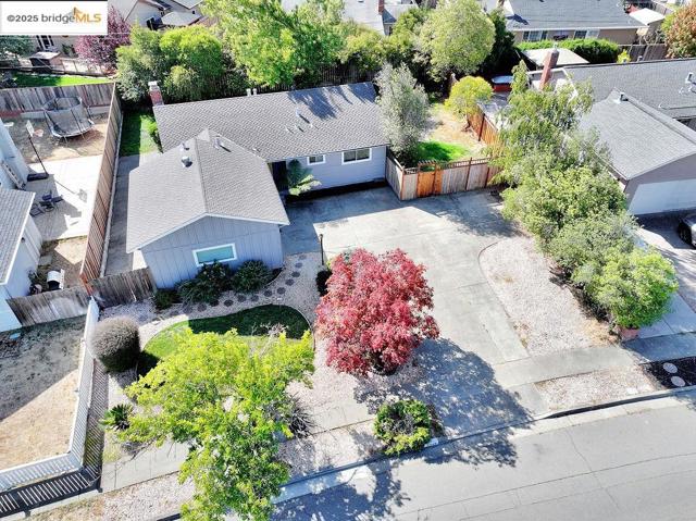 2449 Center Rd, Novato CA: https://media.crmls.org/mediaz/0e02f091-dc8c-498f-a651-da19abaccd59.jpg