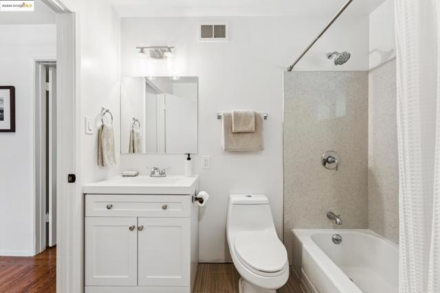 3129 Deseret Dr, Richmond CA: https://media.crmls.org/mediaz/0e02fe81-9419-4e06-b00c-486794b39c77.jpg