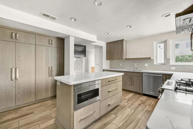 Detail Gallery Image 13 of 45 For 3112 N Mountain View Dr, San Diego,  CA 92116 - 4 Beds | 2 Baths