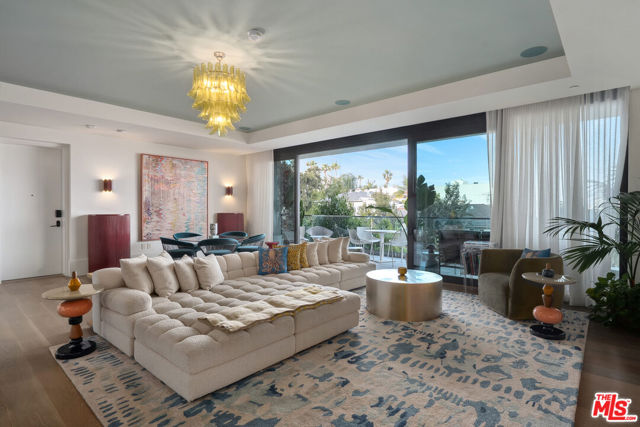 8420 W Sunset Boulevard, West Hollywood CA: https://media.crmls.org/mediaz/0e0374da-9933-4d37-90fa-05cdd5847829.jpg