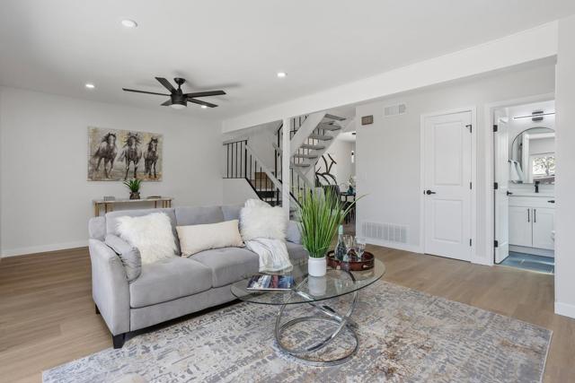 268 Festival Dr, Oceanside CA: https://media.crmls.org/mediaz/0e03eb49-fdbc-4a7c-80d0-f4704537afaa.jpg
