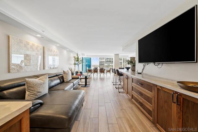 1780 Avenida Del Mundo, Coronado CA: https://media.crmls.org/mediaz/0e04bf0b-7649-4ff6-b1dc-594877b65276.jpg