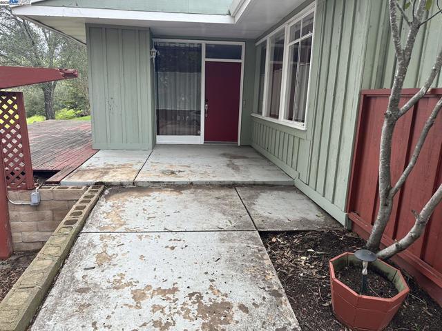 194 Hillcroft Way, Walnut Creek CA: https://media.crmls.org/mediaz/0e05fc8c-a896-4266-a53b-d0d4a01f3598.jpg