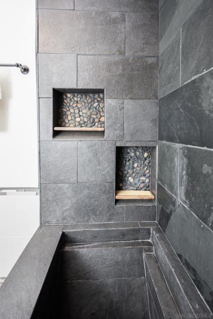345 N Melrose Dr, Vista CA: https://media.crmls.org/mediaz/0e0621d9-1ef0-46e9-a7aa-1a8e4ab6cbfe.jpg