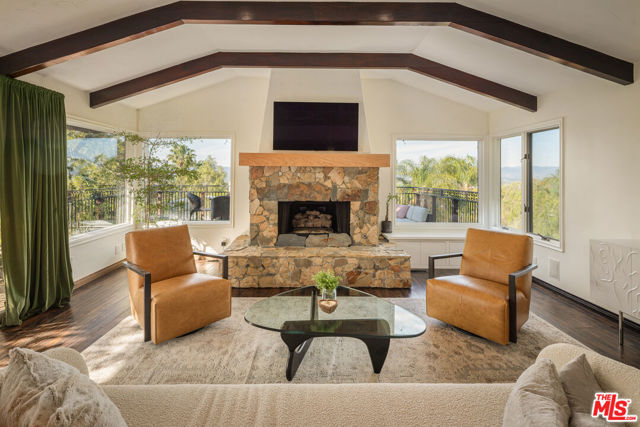 4713 Bedel Street, Woodland Hills CA: https://media.crmls.org/mediaz/0e067dec-73ee-4ab8-8c82-49ed3a182112.jpg