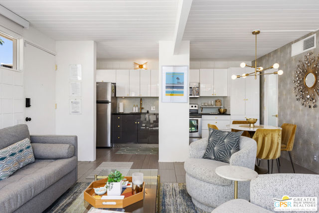 1111 E Palm Canyon Drive, Palm Springs CA: https://media.crmls.org/mediaz/0e07106a-7eb9-472a-a4a2-a6224231a492.jpg