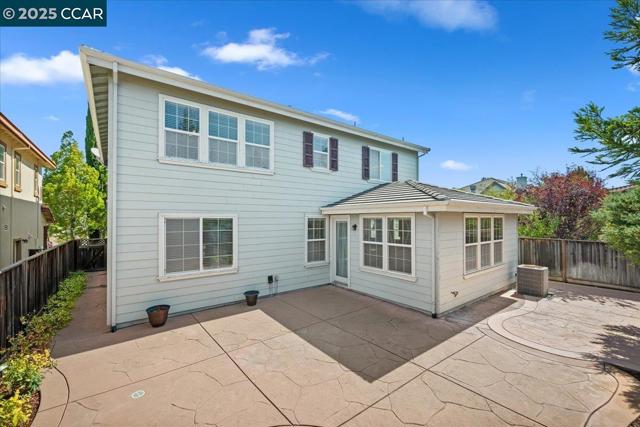 2901 Embleton Ln, San Ramon CA: https://media.crmls.org/mediaz/0e07b278-d51a-4ae2-839f-a011a888a258.jpg
