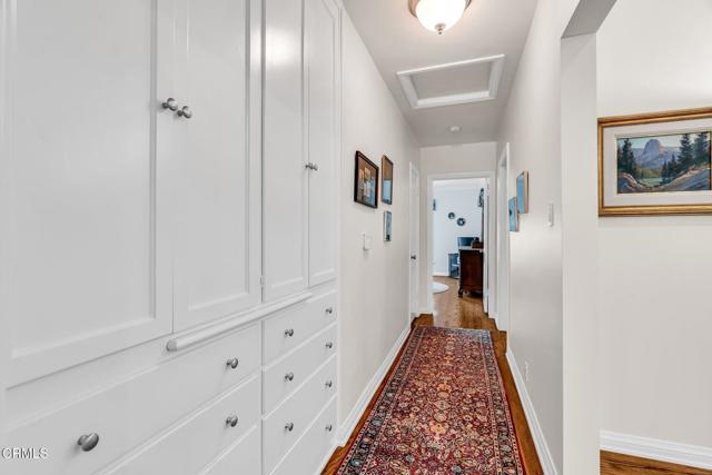 1313 E Palm Street, Altadena CA: https://media.crmls.org/mediaz/0e081307-ae16-4f45-81ef-5f5580dd5170.jpg