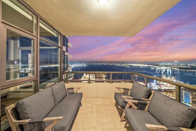 1199 Pacific Hwy, San Diego CA: https://media.crmls.org/mediaz/0e089f0d-e84a-4c59-857e-b00e378e603c.jpg