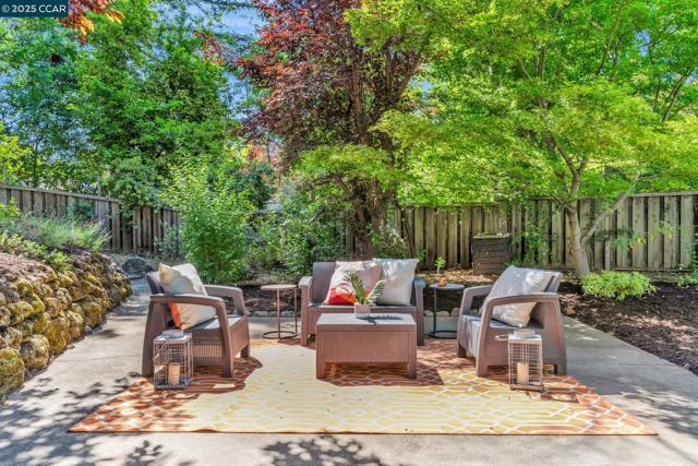 81 MAPLE LANE, Walnut Creek CA: https://media.crmls.org/mediaz/0e09236d-6169-4894-bde4-355cfd50abfe.jpg