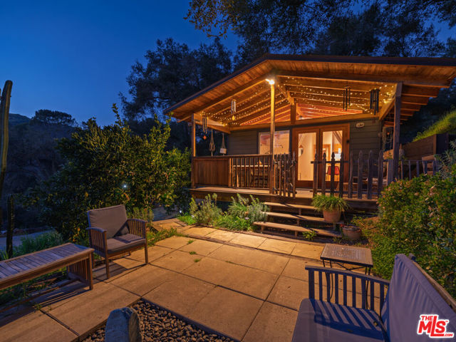 1256 North Topanga Canyon Boulevard photo 2