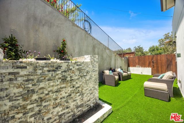 4841 Minden Place, Los Angeles CA: https://media.crmls.org/mediaz/0e09a6a1-2d6e-4385-9ff3-7a0f053b836e.jpg