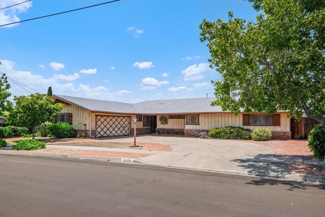 5824 Kent Pl, San Diego CA: https://media.crmls.org/mediaz/0e0a060e-5d19-40f1-85d9-633a12cad5f2.jpg
