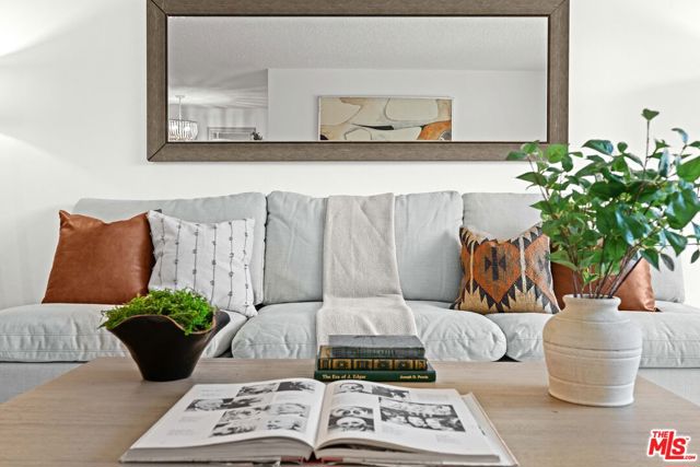 11670 W Sunset Boulevard, Los Angeles CA: https://media.crmls.org/mediaz/0e0a186f-2d3b-48ce-ab2d-f782b531dceb.jpg