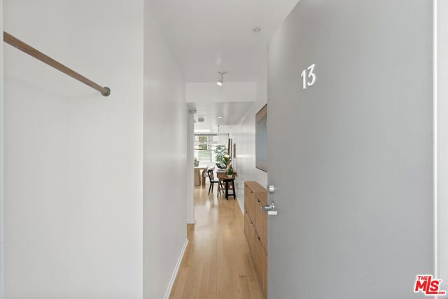 5806 Waring Avenue, Los Angeles CA: https://media.crmls.org/mediaz/0e0b3d54-108e-4733-973e-0bcf36cfedbe.jpg