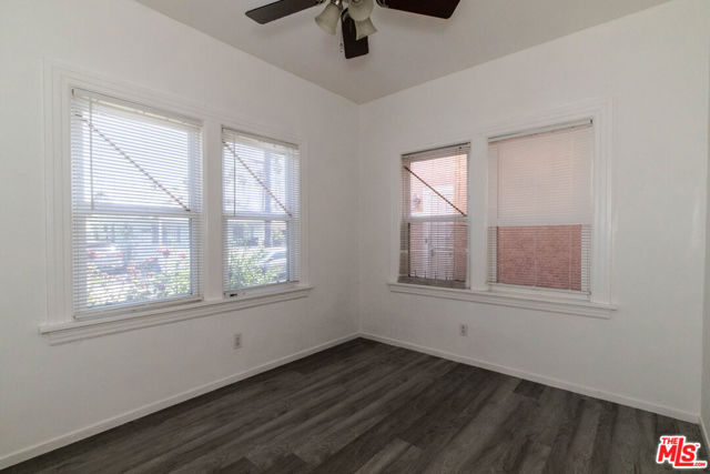 5700 Cimarron Street, Los Angeles CA: https://media.crmls.org/mediaz/0e0d896c-d05a-409a-a1de-28eab20197fb.jpg