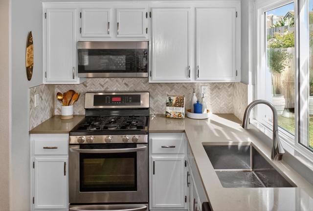 Detail Gallery Image 12 of 67 For 778 Sepia Ct, Oceanside,  CA 92057 - 4 Beds | 3 Baths