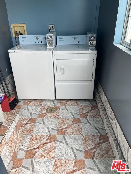 737 N HARVARD Boulevard, Los Angeles CA: https://media.crmls.org/mediaz/0e0de701-6a15-456f-b675-e731f8799c5a.jpg