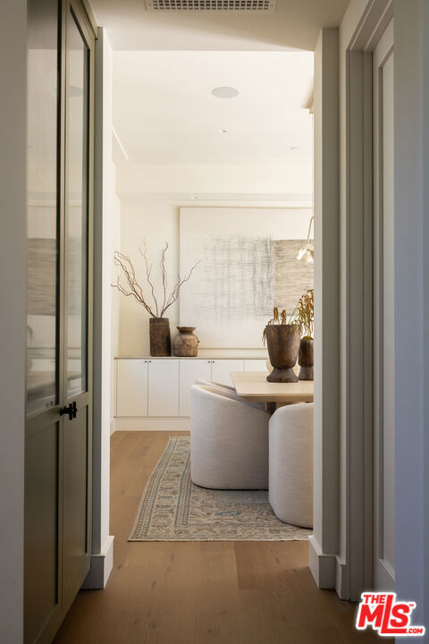 Image 7 of 28 For 525 Westmount Drive