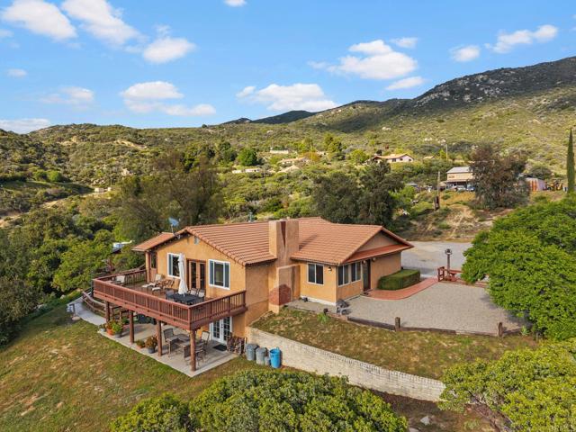 27751 Highway 79, Santa Ysabel CA: https://media.crmls.org/mediaz/0e100854-de4e-4244-9503-9c3fb1bf02d5.jpg