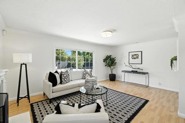 2924 Vivian Lane, San Jose CA: https://media.crmls.org/mediaz/0e1013bf-deb7-4bdf-816e-c2916fd40667.jpg