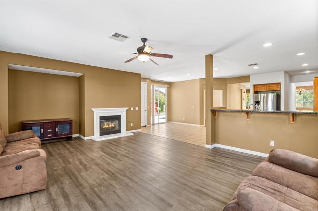 1049 Boulder, Oceanside CA: https://media.crmls.org/mediaz/0e112199-1dce-4068-ab72-09693c3bab0c.jpg