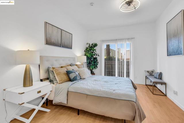 2912 Flint St, Union City CA: https://media.crmls.org/mediaz/0e114416-e750-4f31-8085-61cc444561f3.jpg
