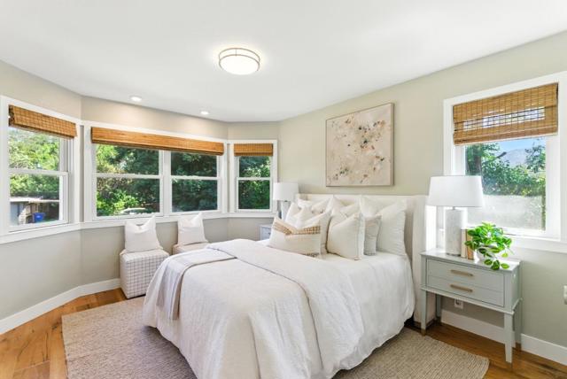 810 Glencrag Way, Woodside CA: https://media.crmls.org/mediaz/0e11e85a-d3f0-4c7a-93e8-119baaad04e5.jpg