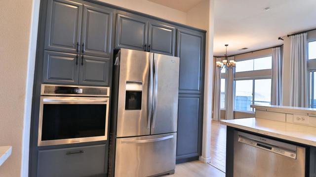 132 Warbler Lane, Brisbane CA: https://media.crmls.org/mediaz/0e123ae5-3c51-422d-8343-f42140b41c5c.jpg