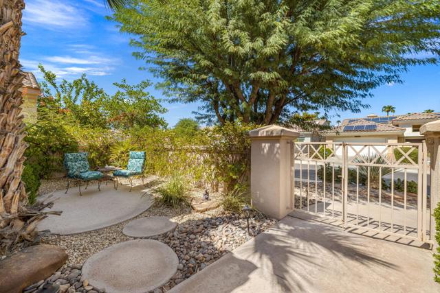 78197 Bonanza Drive, Palm Desert CA: https://media.crmls.org/mediaz/0e12f600-b236-47a1-8a03-2fac64ace057.jpg