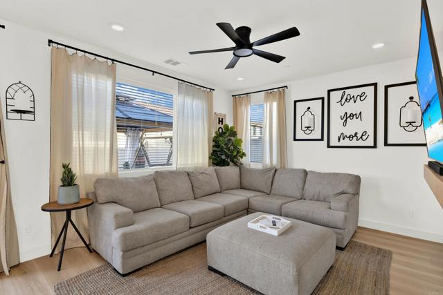 36540 Diego Springs Ave, Murrieta CA: https://media.crmls.org/mediaz/0e13127f-49ce-4844-8b44-6e0fb2d915a0.jpg