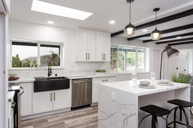 12049 Coping Place, Lakeside CA: https://media.crmls.org/mediaz/0e13344d-9ddf-41ff-a120-7a5605bac262.jpg