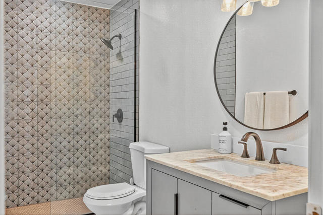77707 Calle Las Brisas S, Palm Desert CA: https://media.crmls.org/mediaz/0e13c42c-5c97-4ab9-bf7f-26ec4d02beea.jpg
