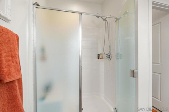 4170 Sitio Cielo, Oceanside CA: https://media.crmls.org/mediaz/0e13e3d9-d198-4664-bb7b-3d2f0e9bbfea.jpg
