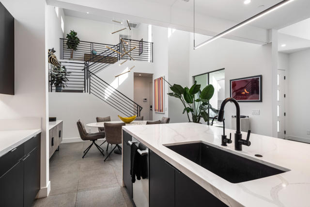 161 Holliday Way, Palm Springs CA: https://media.crmls.org/mediaz/0e14397b-0f17-4b3d-849c-9962fc27f49e.jpg