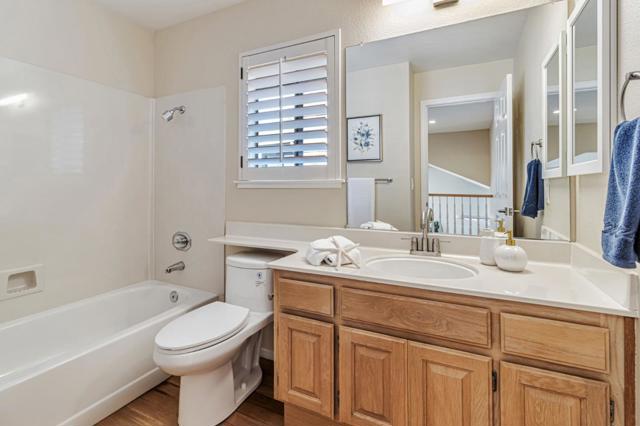 2959 Sea View Parkway, Alameda CA: https://media.crmls.org/mediaz/0e144d77-a439-4a66-bfa4-734696f244a4.jpg