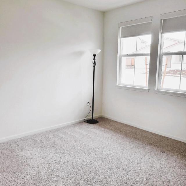 2080 Fuchsia Drive, Hollister CA: https://media.crmls.org/mediaz/0e153938-9ce5-47ef-9b3a-d340accac375.jpg