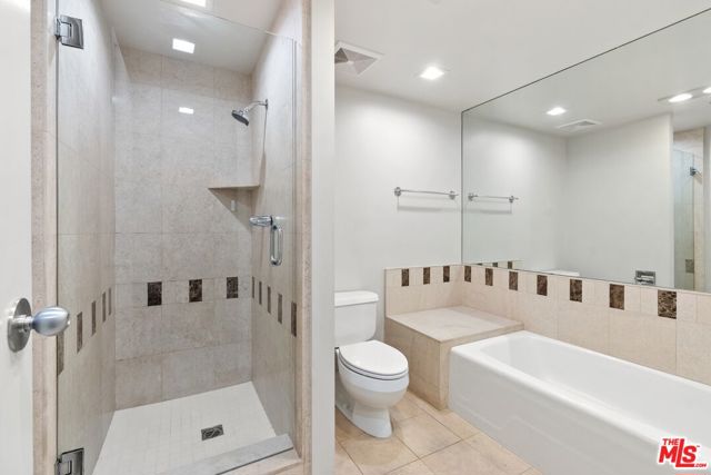 10445 Wilshire Boulevard, 406 photo 33