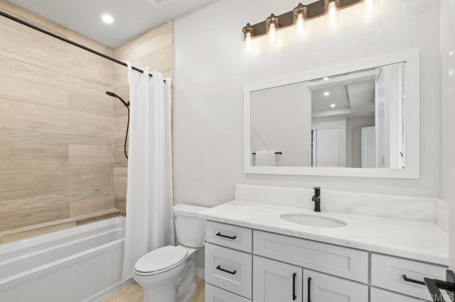573 Lilac Ranch Rd, Alpine CA: https://media.crmls.org/mediaz/0e15b814-695b-4077-b4ec-22f1ed4c7707.jpg