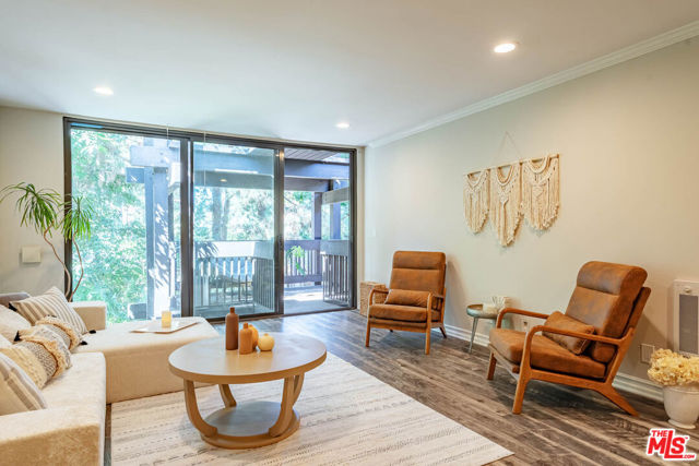 7777 W 91St Street, Playa del Rey CA: https://media.crmls.org/mediaz/0e169c64-98de-4dd2-96d9-d016fd7d7a73.jpg