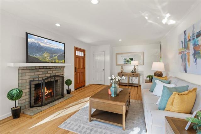 5494 Mary Jo Court, San Jose CA: https://media.crmls.org/mediaz/0e177da1-86ea-4a8d-84e0-c26896dea245.jpg