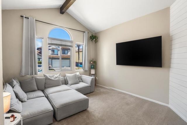 378 Paseo Marguerita, Vista CA: https://media.crmls.org/mediaz/0e17ad9d-9cc7-4a83-a408-a18fe72a9d54.jpg