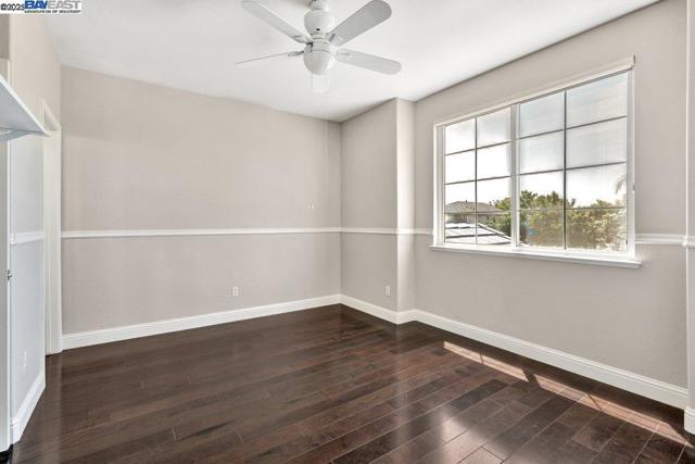 2315 Sabrina Way, Tracy CA: https://media.crmls.org/mediaz/0e17d7d0-b1ab-425a-af91-6430c39cba74.jpg