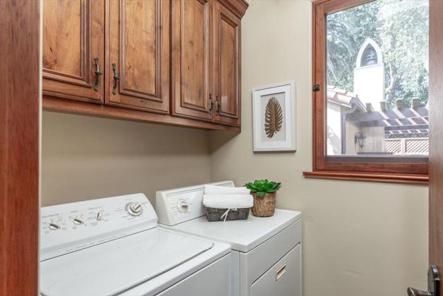 216 San Mateo Avenue, Los Gatos CA: https://media.crmls.org/mediaz/0e1829b0-7e9b-4fbb-b8aa-408379b758db.jpg