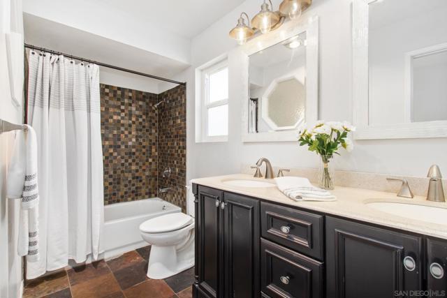 5637 Lake Murray Blvd, La Mesa CA: https://media.crmls.org/mediaz/0e183cdf-5a2a-4ce1-91f7-3b0444c562d7.jpg