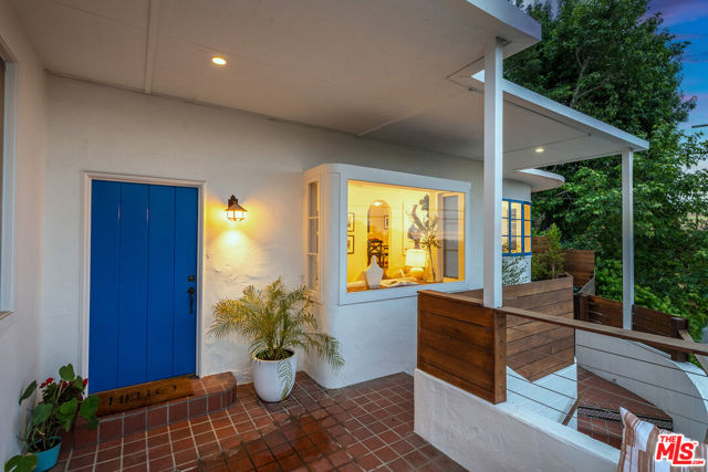 2620 Rutherford Drive, Los Angeles CA: https://media.crmls.org/mediaz/0e187c20-5080-4515-899d-6ef45db6b355.jpg